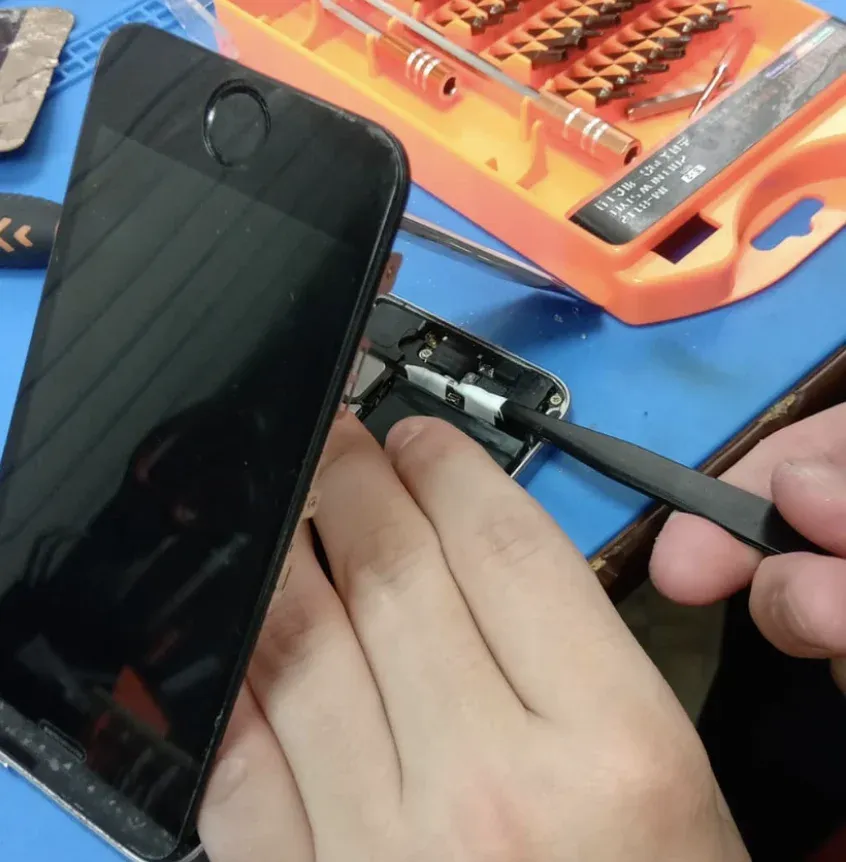 Phone repair at 101 workshop