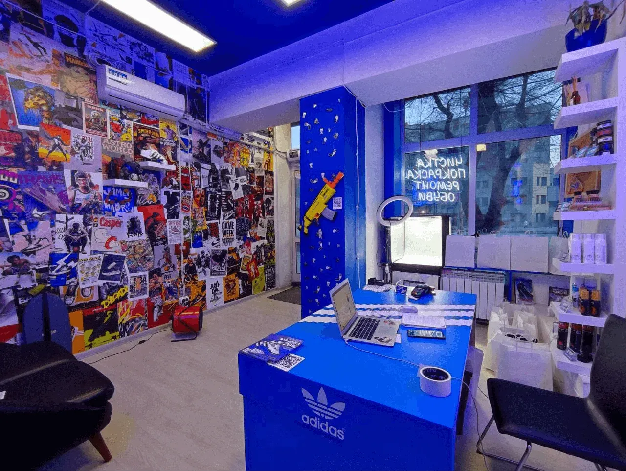 Sneaknfresh, the Shoe dry cleaning (franchise), shares experience using HelloClient CRM